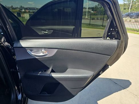 Used 2022 Kia Forte LXS FWD image 17