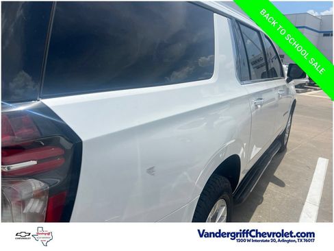 Used 2023 Chevrolet Suburban Premier AWD/4WD image 12