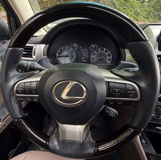 Certified 2023 Lexus GX 460 Premium w/ Accessory Package AWD/4WD image 16