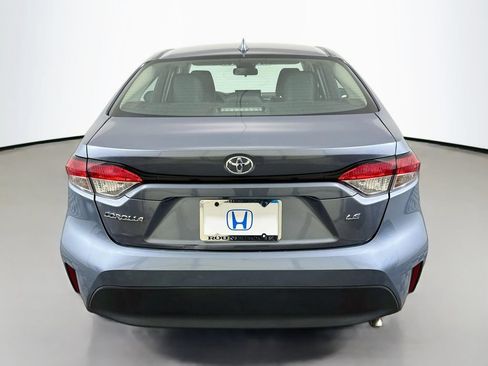 Used 2025 Toyota Corolla LE FWD image 6