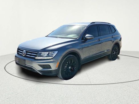 Used 2021 Volkswagen Tiguan S image 2