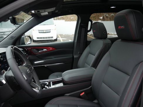 New 2026 Chevrolet Traverse Z71 w/ Enhanced Driving Package image 9