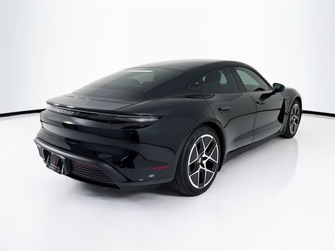 Used 2025 Porsche Taycan image 9