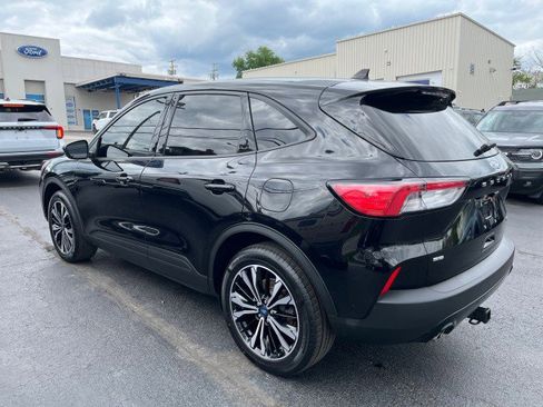 Certified 2022 Ford Escape SE w/ SE Sport Appearance Package AWD/4WD image 5