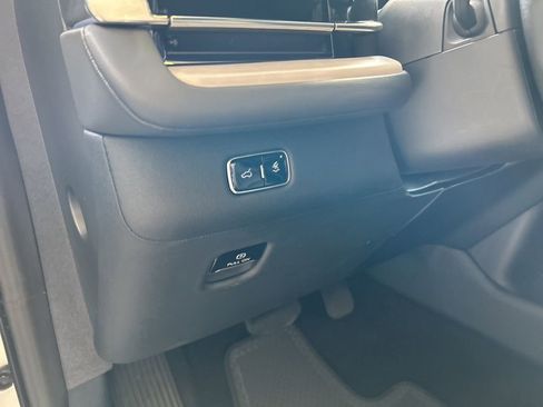 Used 2025 Lincoln Navigator Reserve w/ Jet Appearance Package image 52