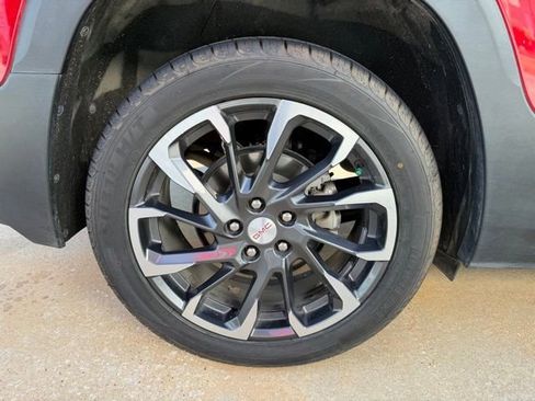 Used 2022 GMC Terrain SLT image 9