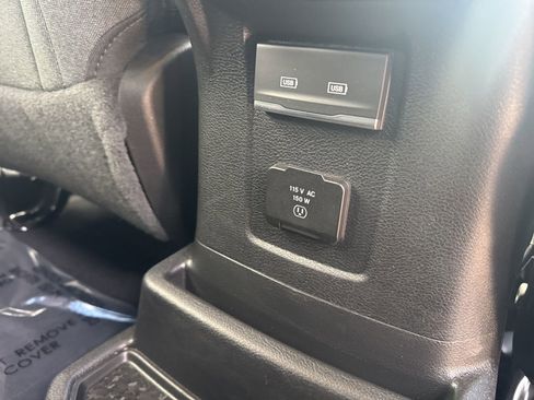 Used 2025 Jeep Wrangler Unlimited Sahara w/ Safety Group AWD/4WD image 18