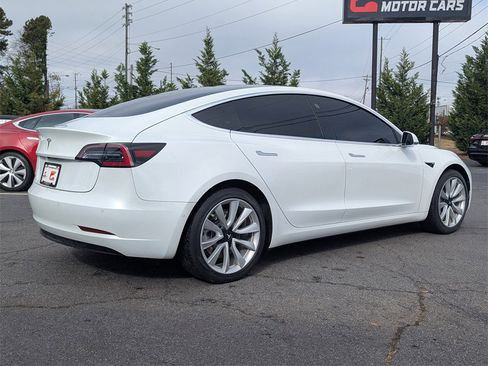 Used 2019 Tesla Model 3 Standard Range Plus image 4