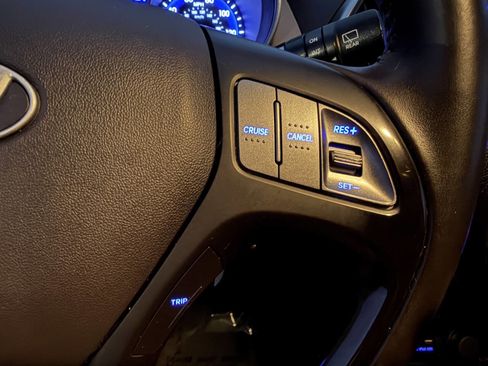 Used 2015 Hyundai Tucson SE image 19