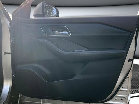 Used 2023 Nissan Rogue Platinum w/ Platinum Premium Package image 27