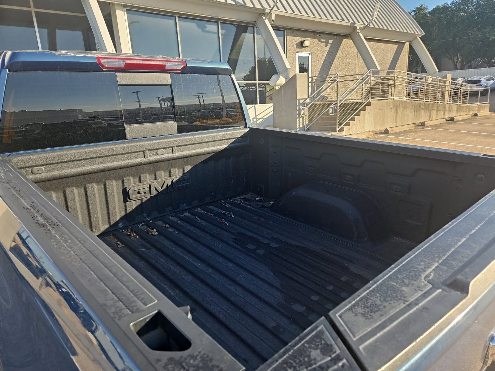 Used 2024 GMC Sierra 1500 SLT RWD image 8