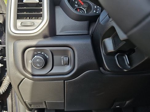 Used 2025 RAM 2500 Big Horn AWD/4WD image 24