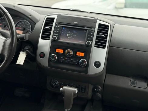 Used 2018 Nissan Frontier PRO-4X image 24