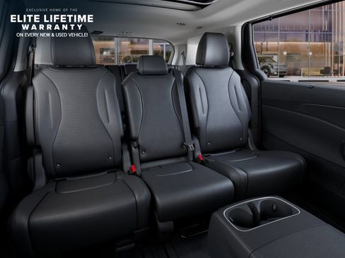New 2027 Kia Carnival SX Prestige FWD image 17
