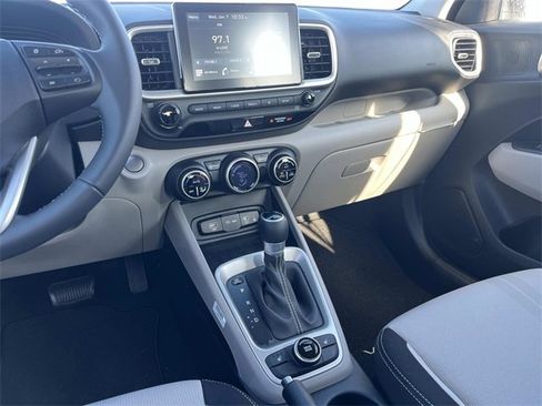 Used 2026 Hyundai Venue SEL image 14