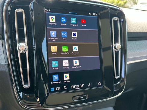 Certified 2025 Volvo XC40 B5 Plus w/ Climate Package image 11