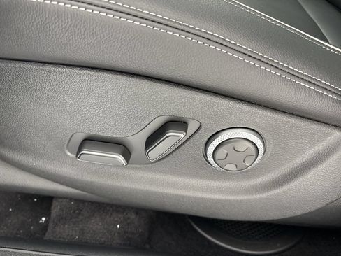 New 2026 Genesis GV70 2.5T Advanced AWD/4WD image 14