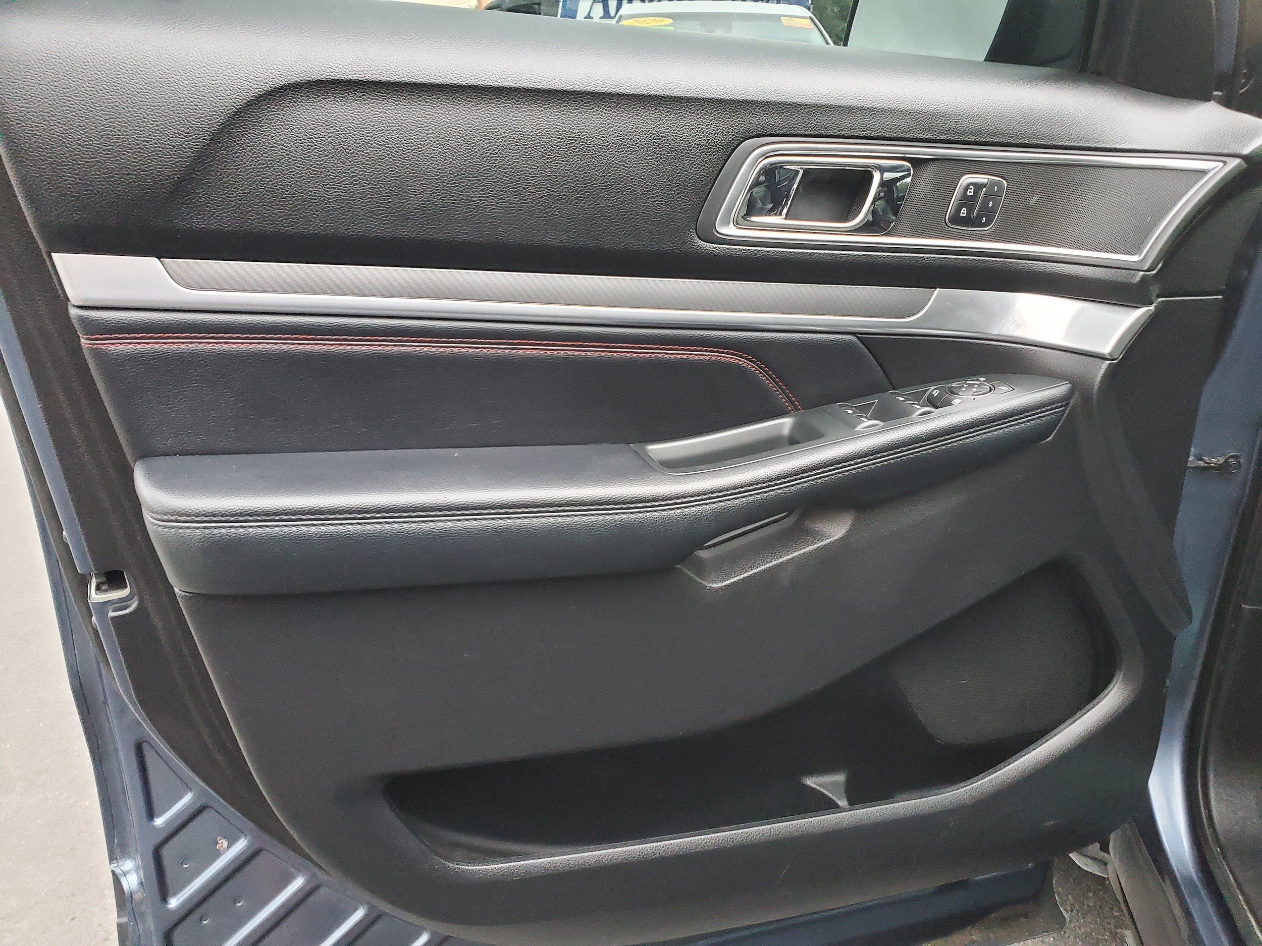 Used 2018 Ford Explorer Sport w/ Equipment Group 401A AWD/4WD image 6
