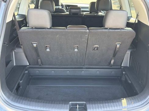 Used 2025 Kia Telluride LX FWD image 16