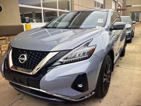 Used 2024 Nissan Murano SL FWD image 2