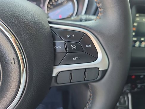 Used 2019 Jeep Compass Latitude image 25