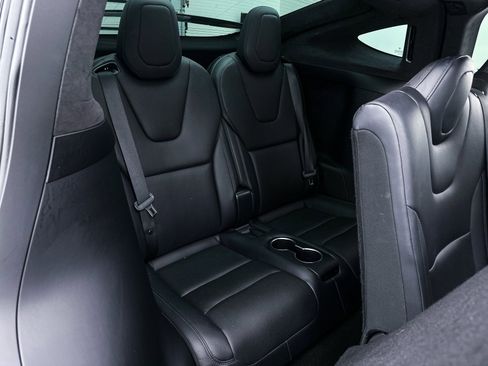 Used 2022 Tesla Model X image 37