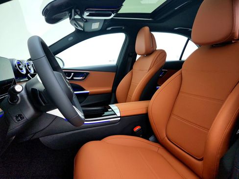 Used 2025 Mercedes-Benz C 300 Sedan image 12