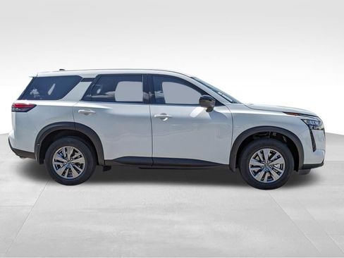 New 2026 Nissan Pathfinder S image 6