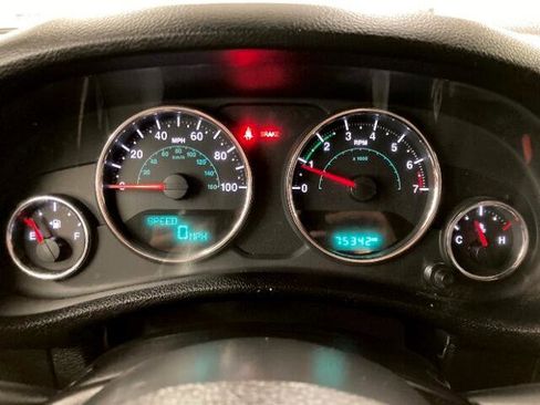 Used 2015 Jeep Wrangler Unlimited Sahara w/ Dual Top Group image 28