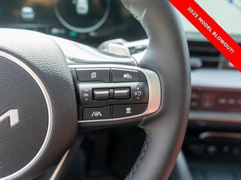 Used 2025 Kia Sportage SX Prestige image 19