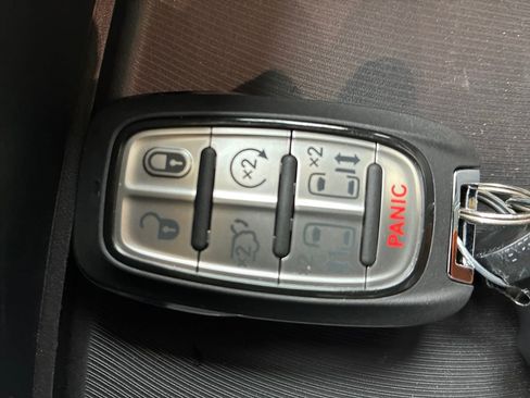 New 2026 Chrysler Pacifica Select w/ S Appearance Package FWD image 28