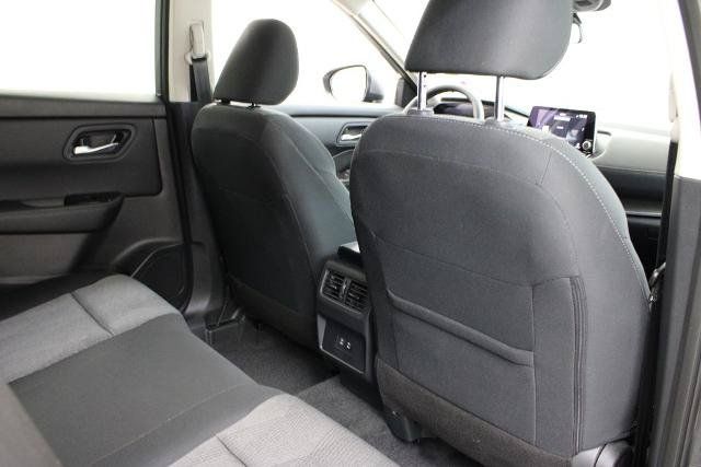 Certified 2026 Nissan Rogue SV FWD image 20