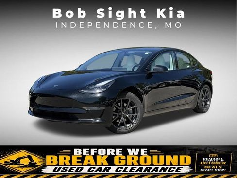 Used 2021 Tesla Model 3 Standard Range Plus RWD image 1