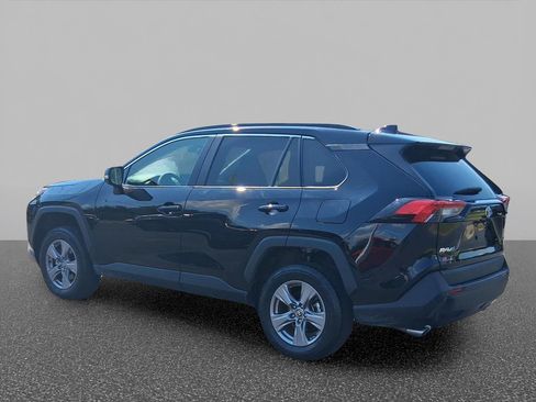 Used 2025 Toyota RAV4 XLE AWD/4WD image 4