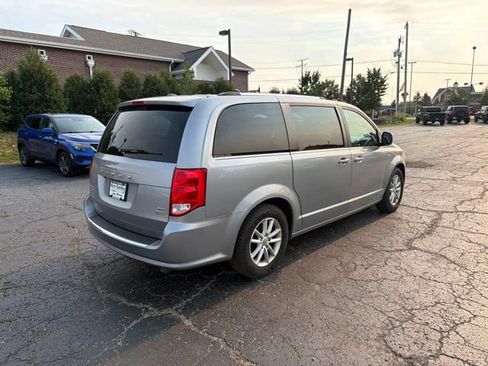 Used 2018 Dodge Grand Caravan SXT FWD image 9