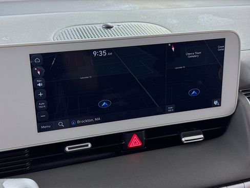 Used 2024 Hyundai Ioniq 5 SE image 2