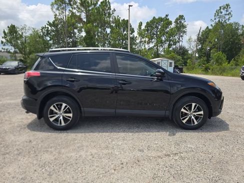 Used 2018 Toyota RAV4 XLE AWD/4WD image 3
