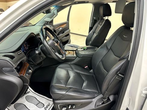 Used 2018 Cadillac Escalade Premium Luxury image 25