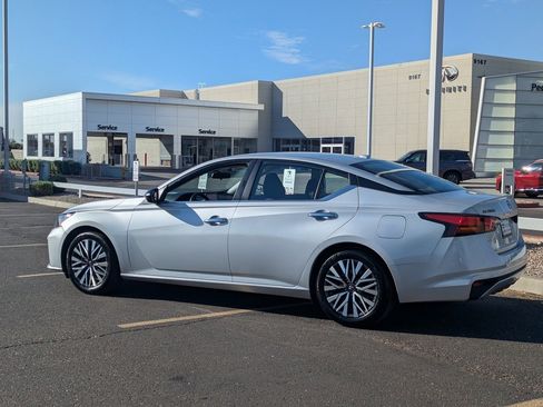 Certified 2024 Nissan Altima 2.5 SV image 4