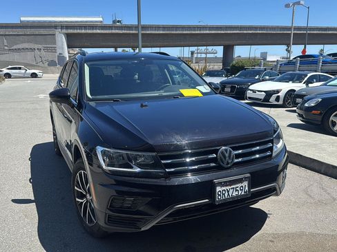 Used 2020 Volkswagen Tiguan SE AWD/4WD image 4