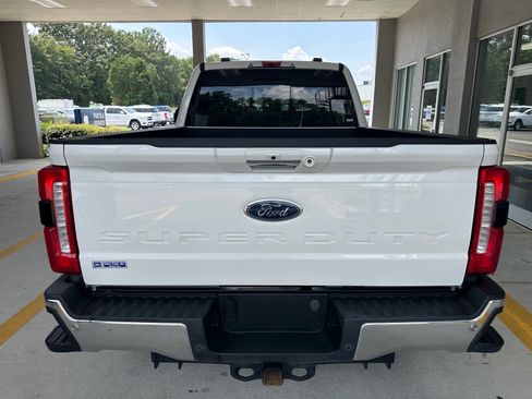 Used 2023 Ford F250 Lariat w/ Lariat Ultimate Package AWD/4WD image 14