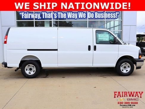 New 2025 GMC Savana 3500 Extended w/ Driver Convenience Package image 1