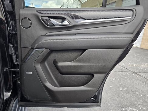 Used 2021 GMC Yukon Denali w/ Denali Premium Package image 38