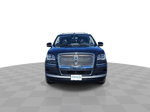 Used 2022 Lincoln Navigator Reserve image 3