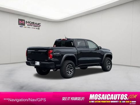 Used 2025 Chevrolet Colorado ZR2 w/ Technology Package AWD/4WD image 7