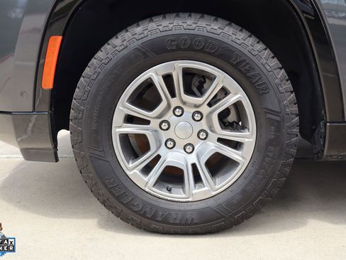 Used 2022 Jeep Wagoneer Series I RWD image 9