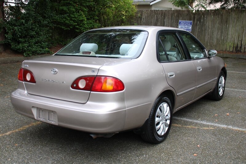 Used 2001 Toyota Corolla LE w/ Extra Value Pkg 2 FWD image 3