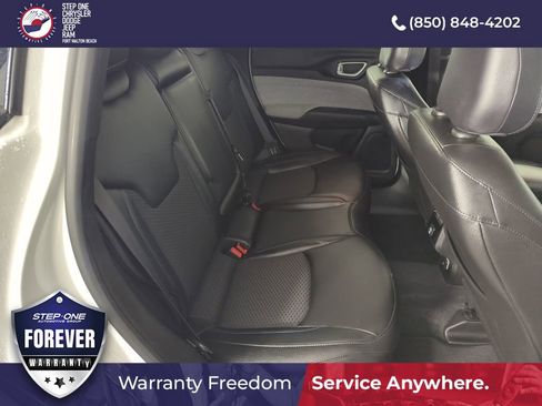 Used 2024 Jeep Compass Latitude AWD/4WD image 30