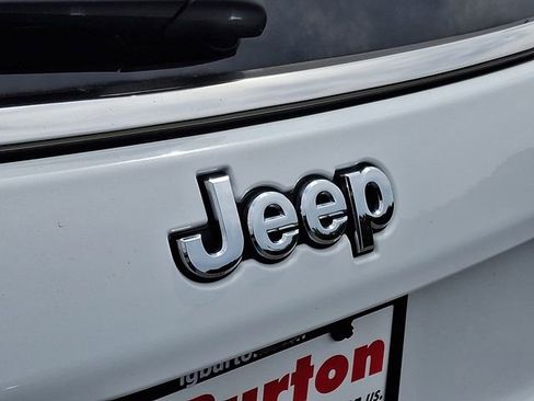 Used 2024 Jeep Compass Latitude AWD/4WD image 30