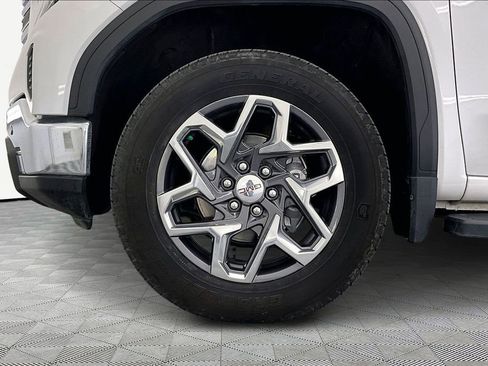Used 2024 GMC Sierra 1500 SLT w/ SLT Premium Plus Package AWD/4WD image 9